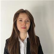 Laureata in Filologia Moderna con 110L e diplomata al liceo linguistico con 100/100, offro sia ripetizioni di inglese (possiedo il C1) che aiuto compiti per bambini